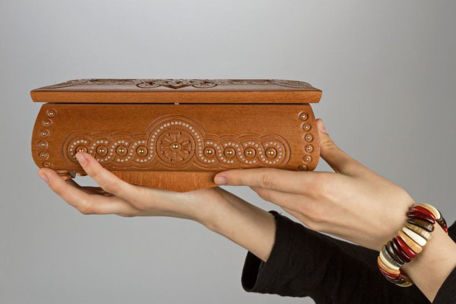 Carved box with inlay photo 5