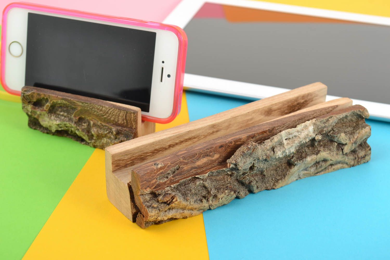 Sujetadores para tablet y móvil ecológicos de madera artesanales 2 piezas foto 1