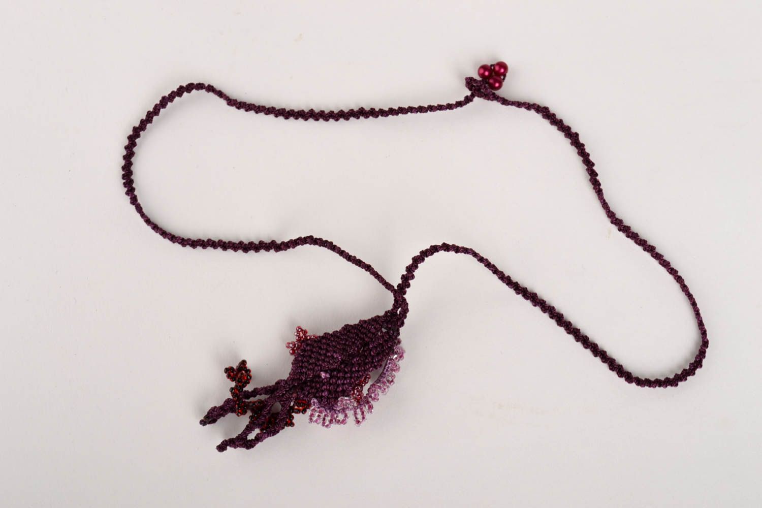 Колье из ниток подарок ручной работы фиолетовый модная бижутерия с цветами фото 4