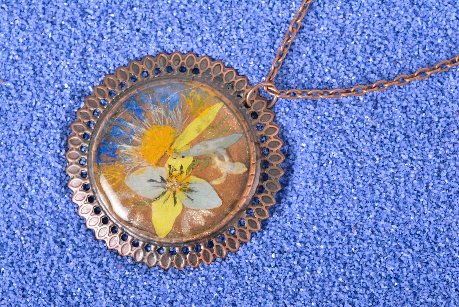 Stylish handmade flower pendant unusual epoxy pendant fashion trends for girls photo 1