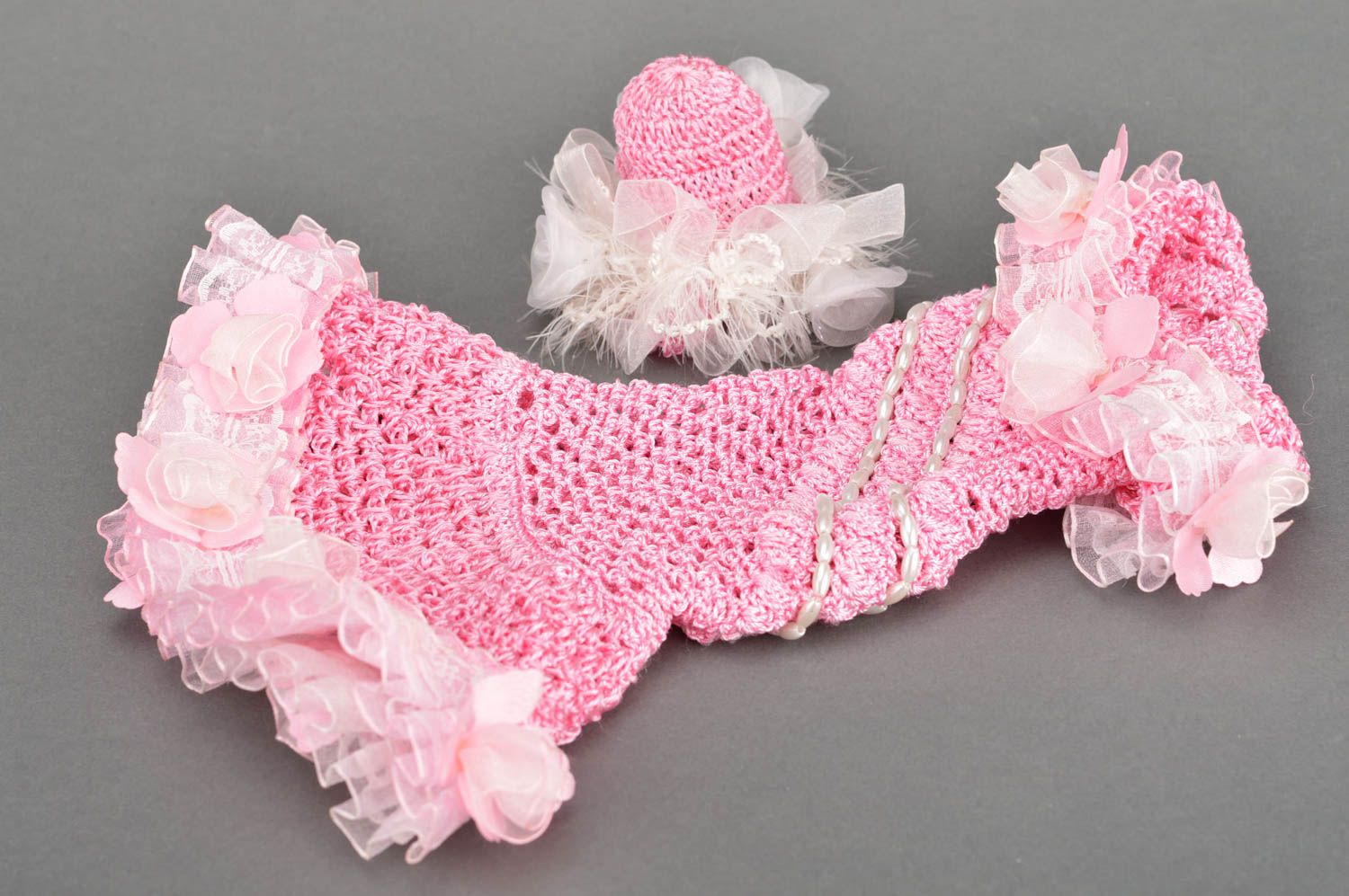 Belle robe de mariée pour bouteille rose tricotée au crochet faite main photo 2
