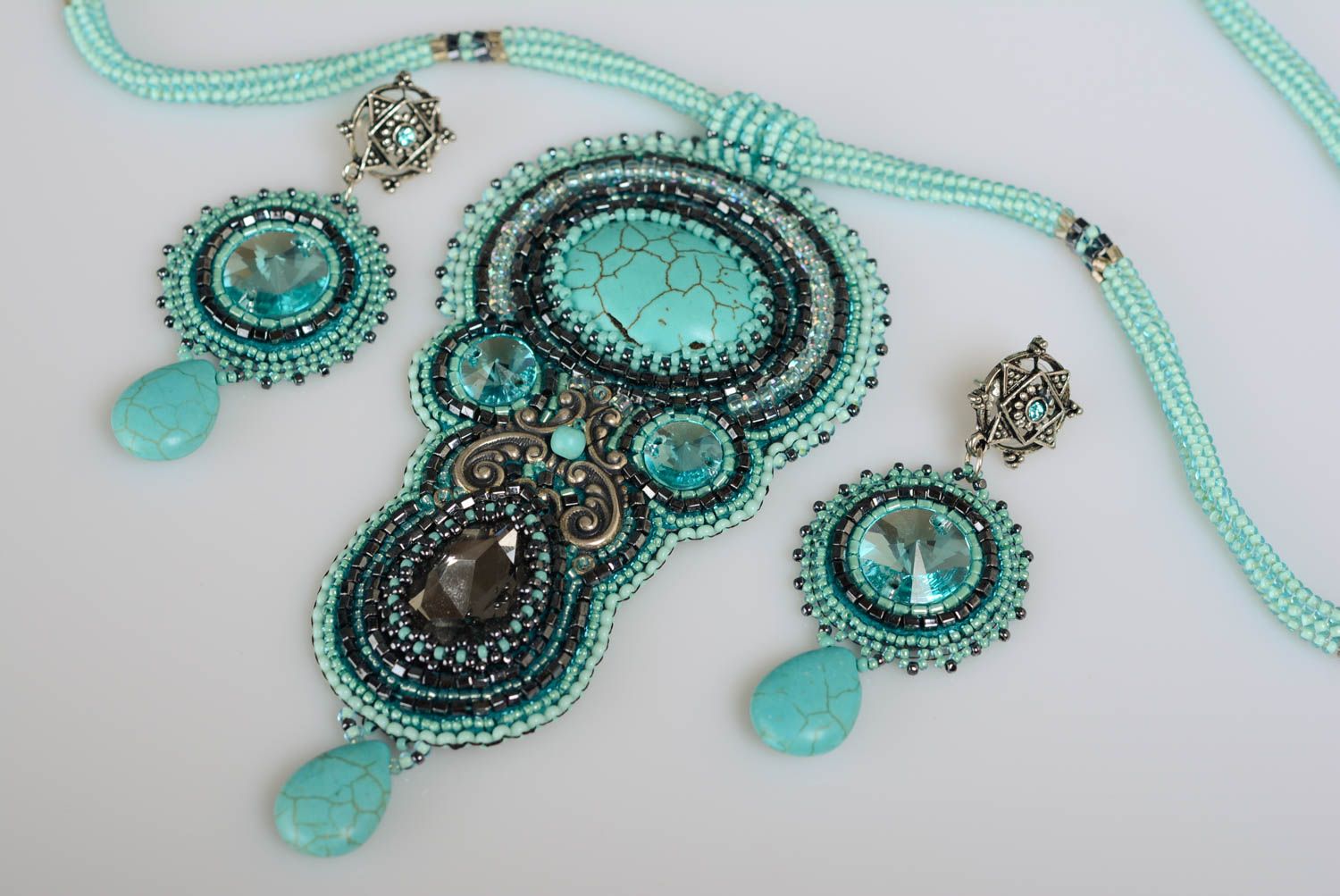 Ensemble de bijoux en perles de rocaille et turquénite bleus faits main 2 pièces photo 2