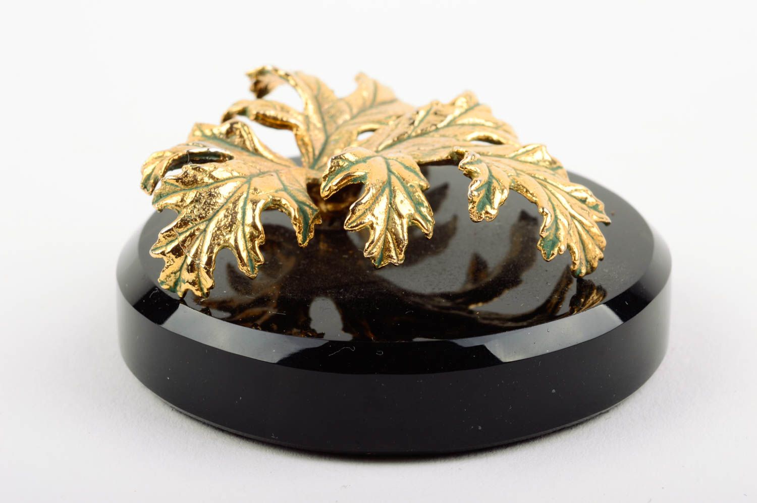 Figurine en obsidienne et laiton feuille faite main petite ronde décoration photo 2