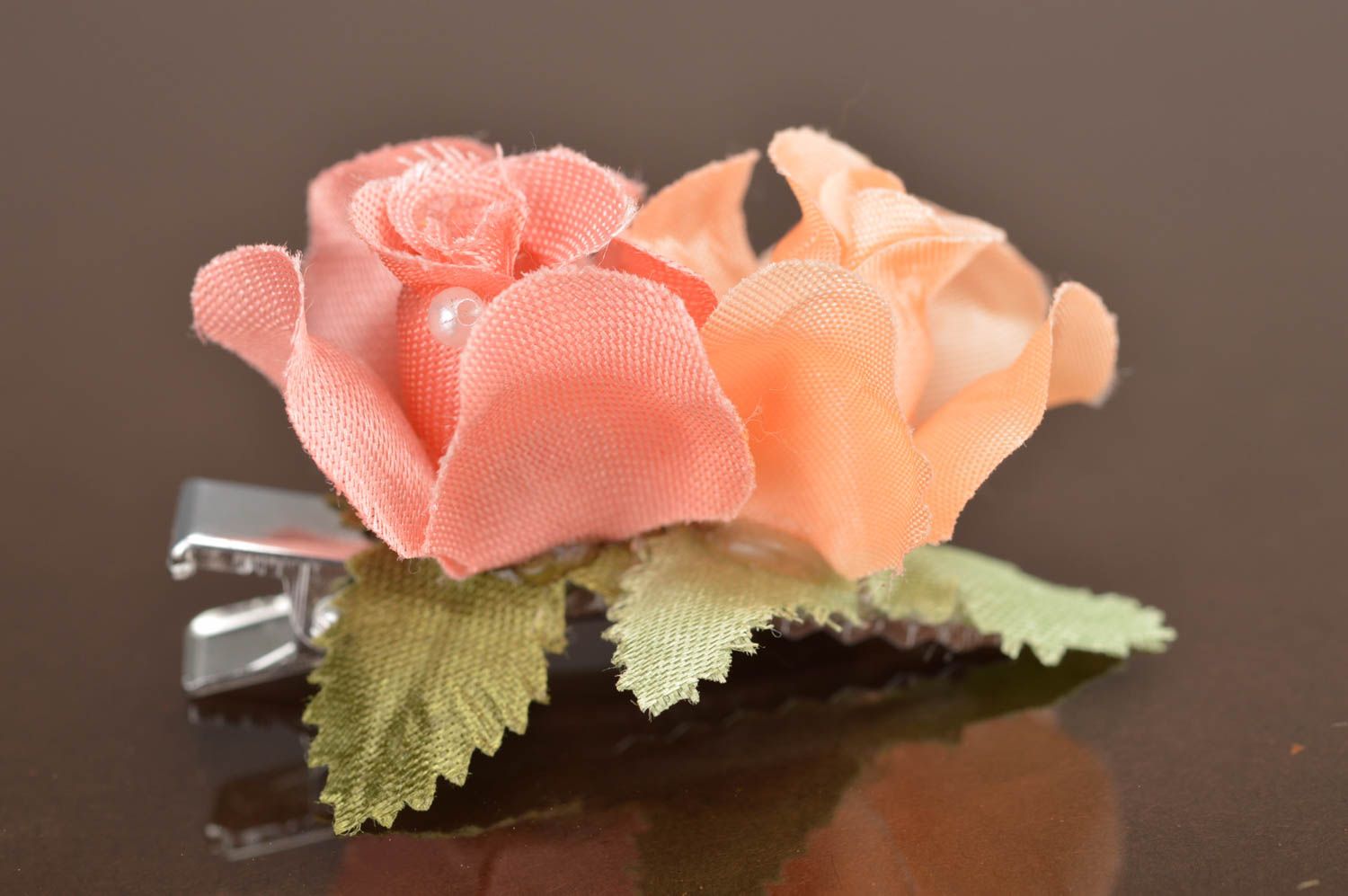 Tender hair clip made of artificial flowers for kids Cream colored roses photo 2