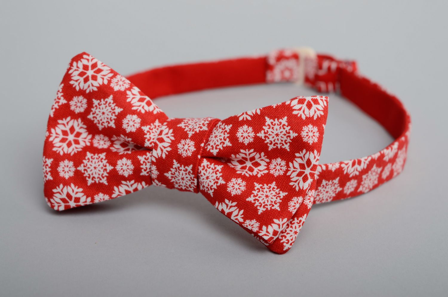 Beautiful Christmas fabric bow tie photo 1