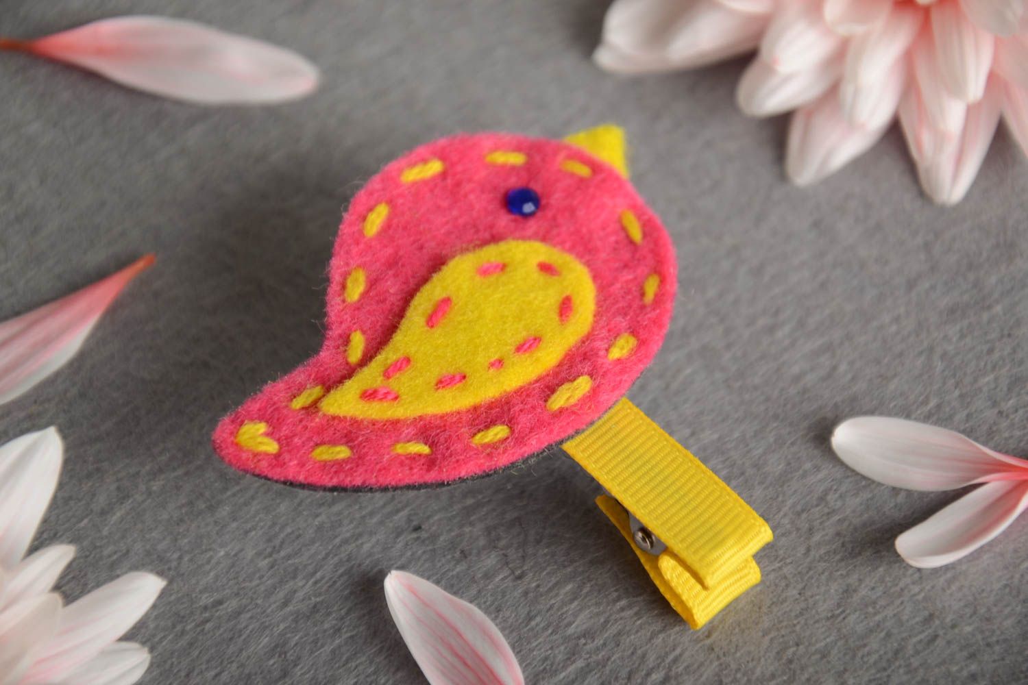 Детская заколка для волос в виде птички из флиса и репсовой ленты розовая хенд мейд фото 1