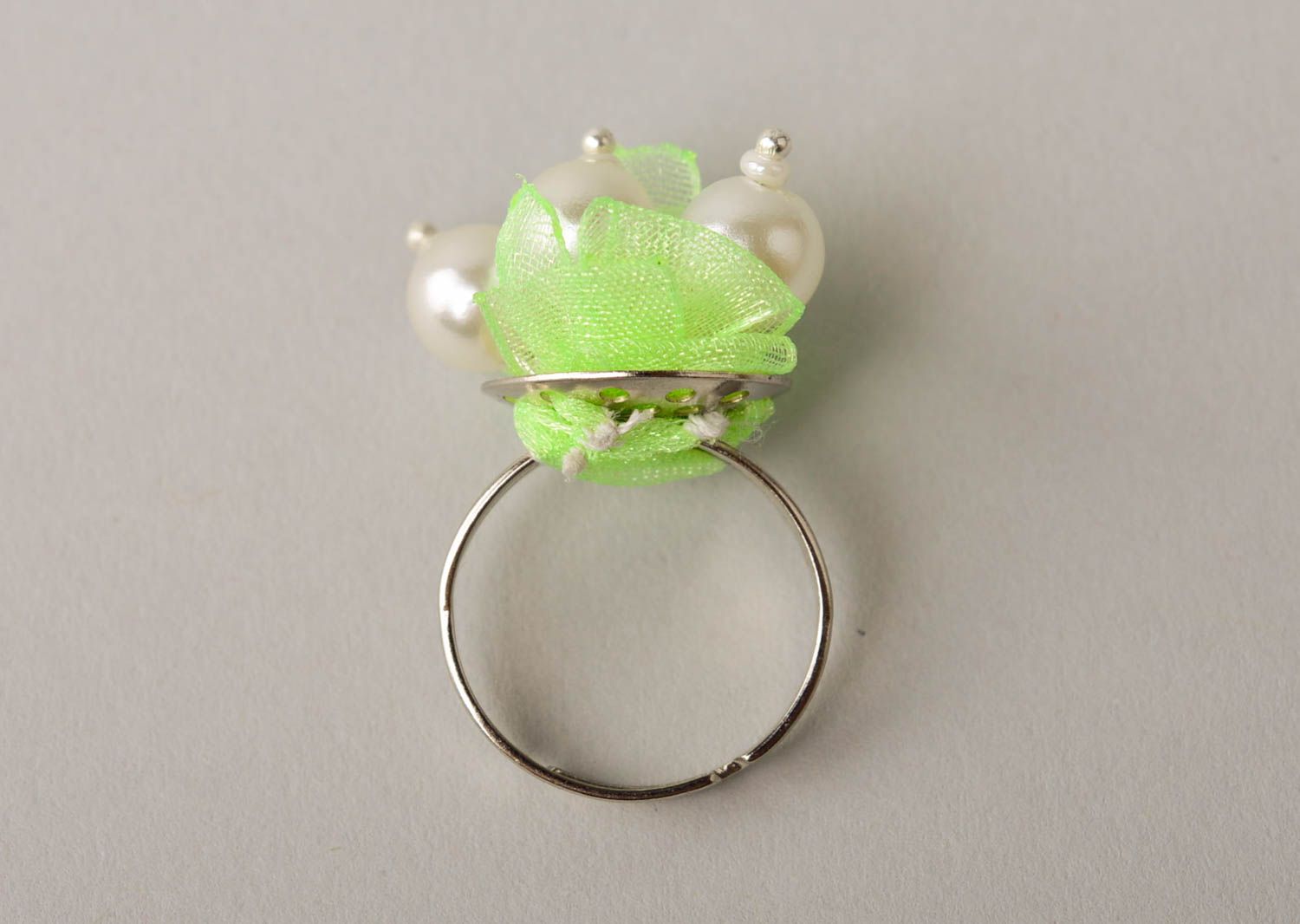 Красивое кольцо ручной работы необычное кольцо салатовое женское кольцо фото 5