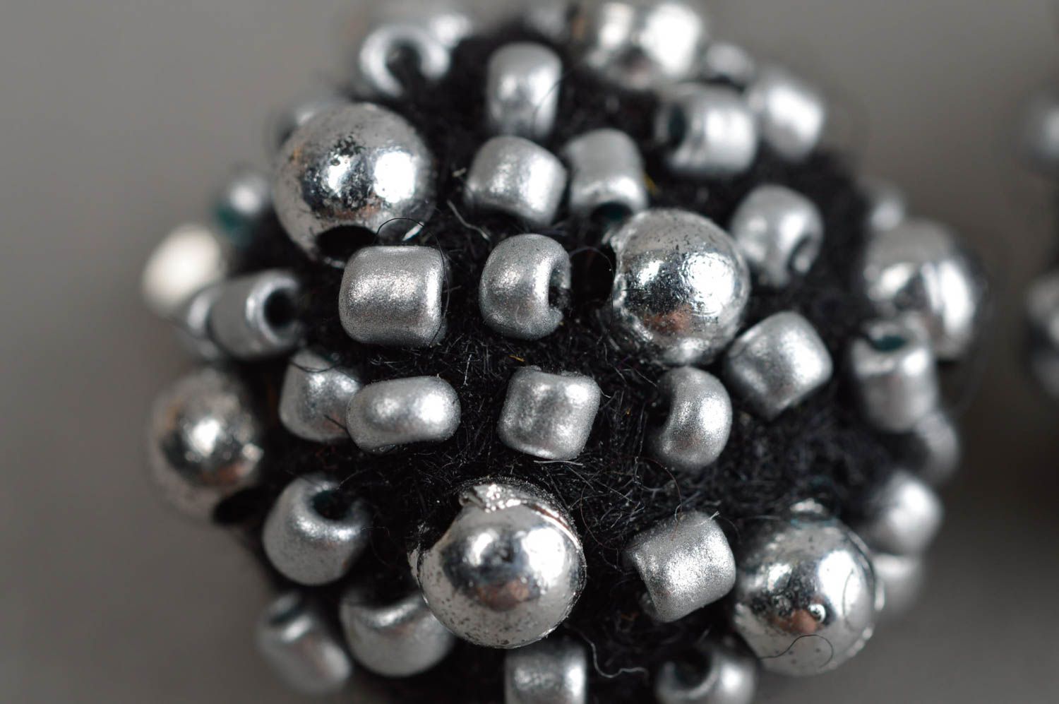 Filz Ohrringe aus Wolle mit Perlen bestickt schön grell handgeschaffen toll bunt foto 5