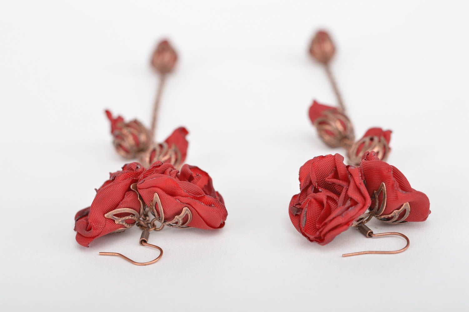 Boucles d'oreilles pendantes Bijou fait main fleurs chaînes Accessoire femme photo 5