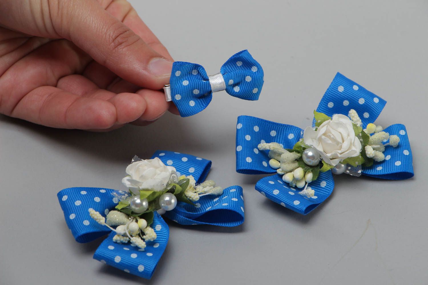 Set of 3 handmade hair clips with bright blue white dotted rep ribbon bows photo 5