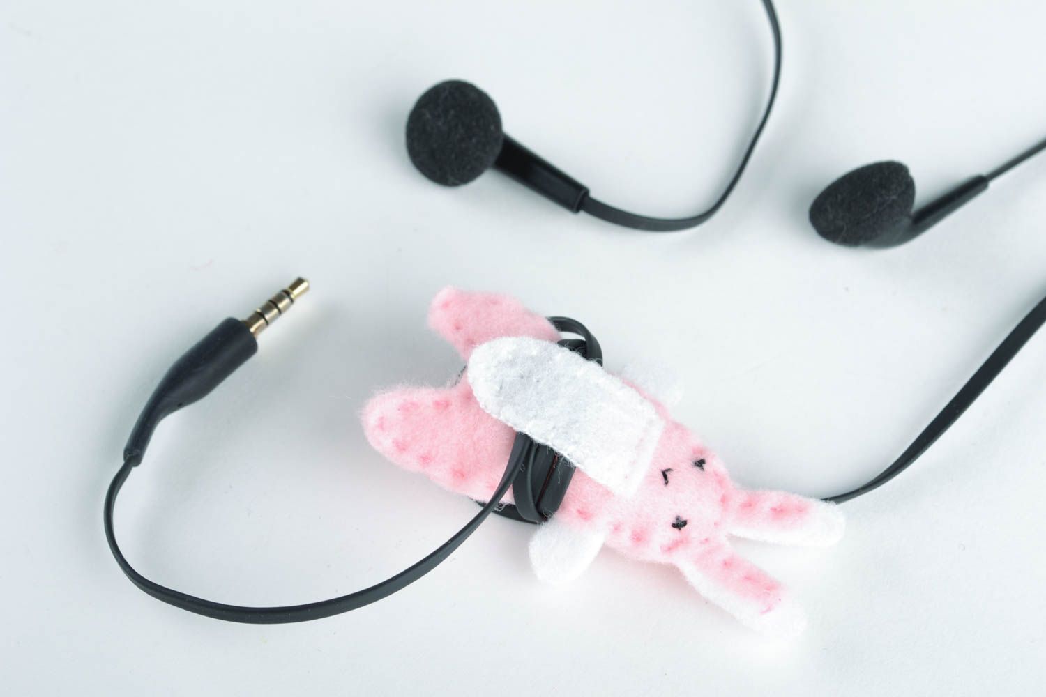 Toy earphone cord holder in the shape of pink hare photo 5