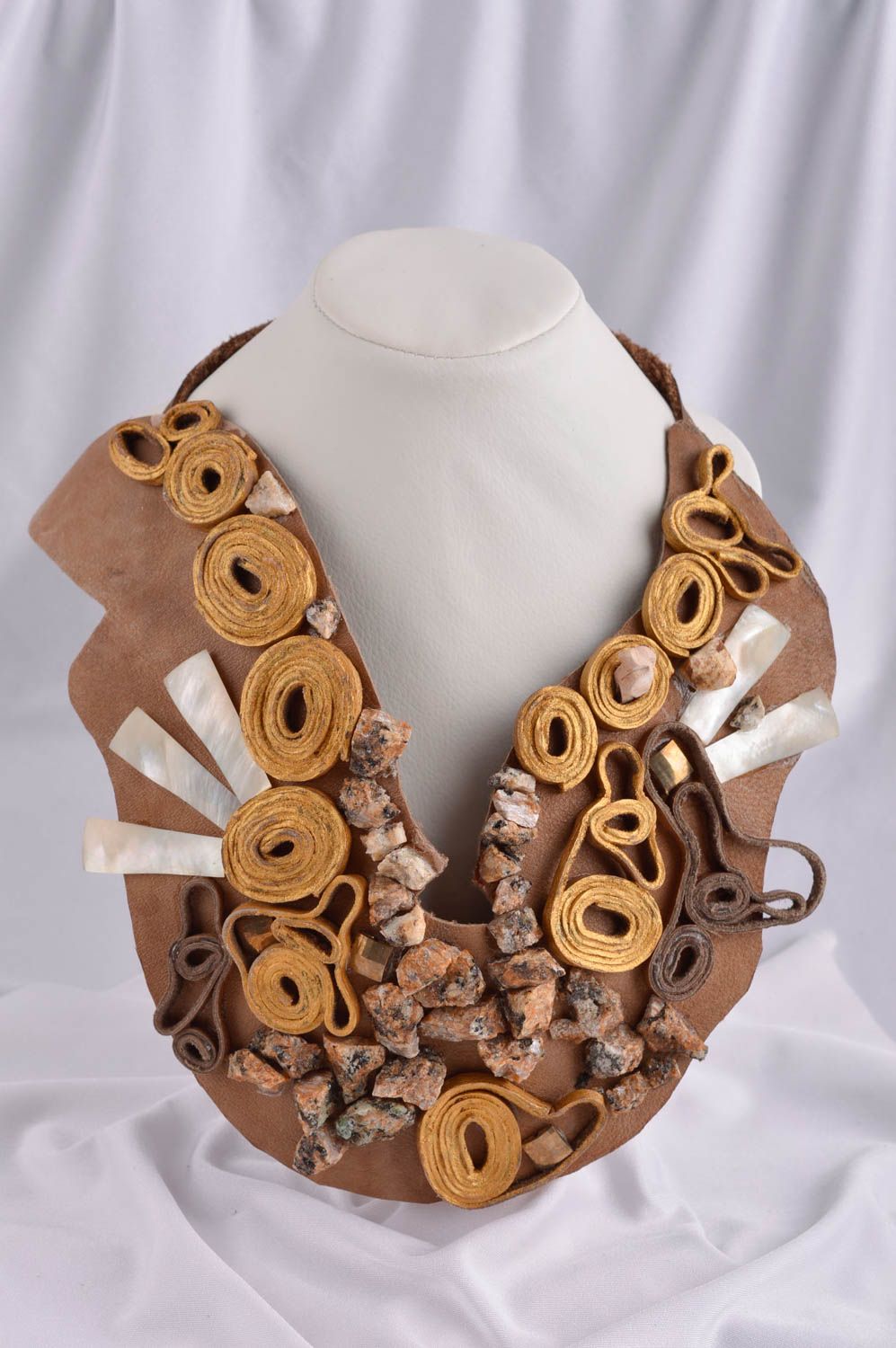 Halskette Frauen handmade Schmuck aus Leder Schmuck Collier in Braun bemalt foto 1