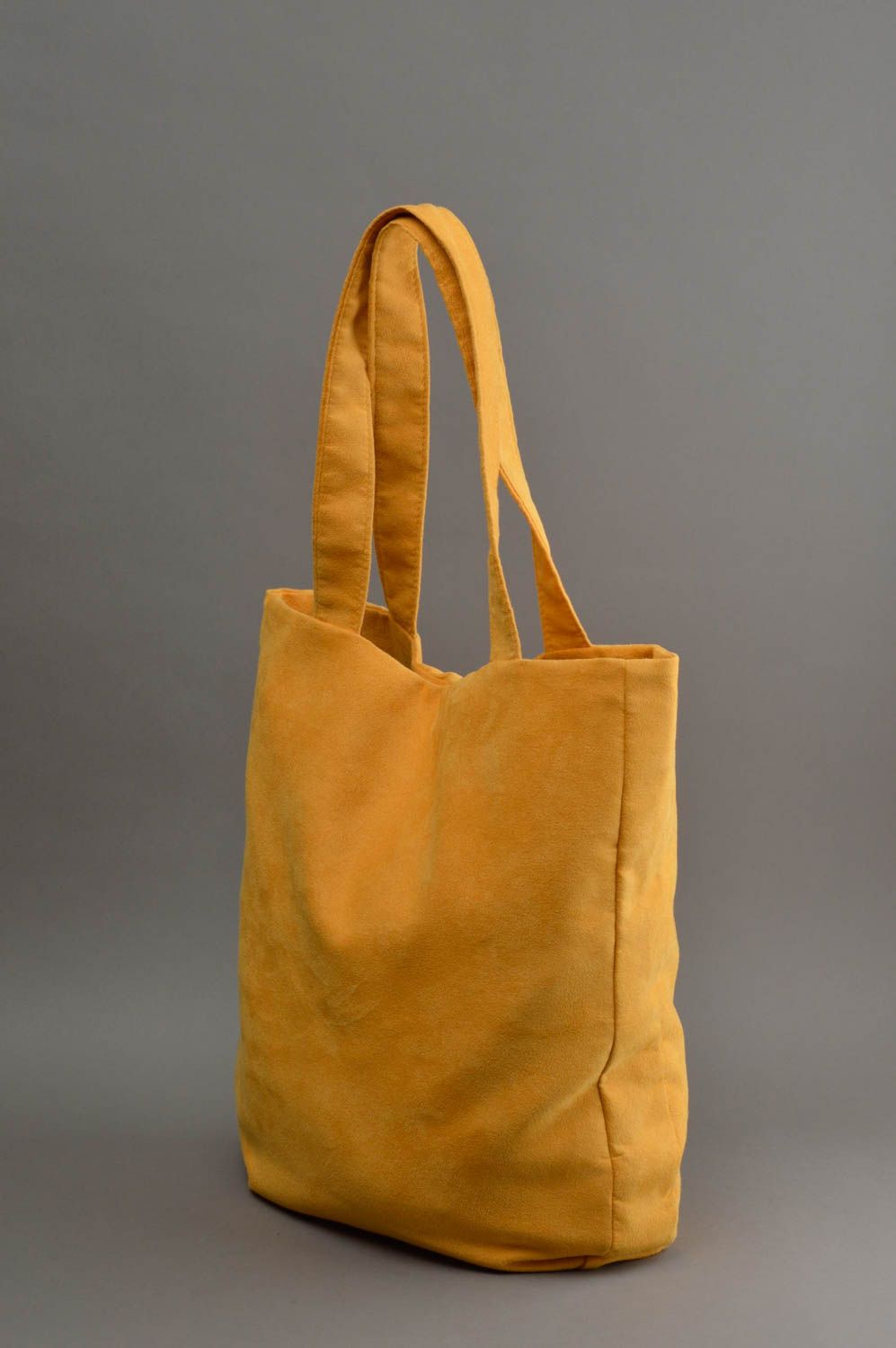 Желтая модная сумка из искусственной замши ручной работы объемная с карманом фото 2
