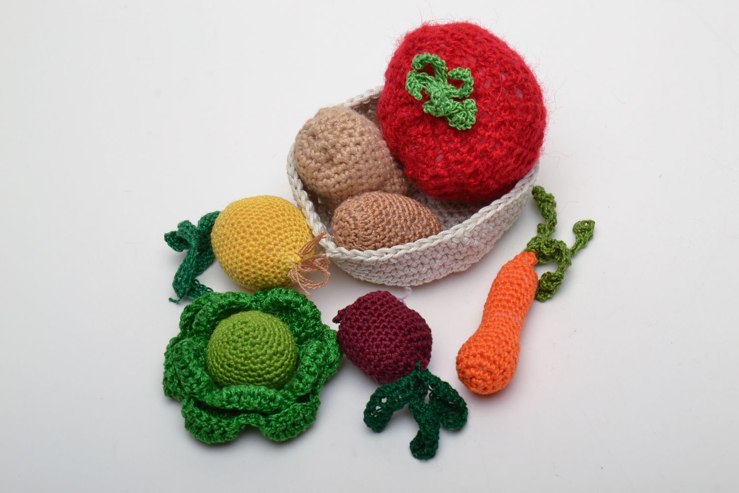 Ensemble de peluches légumes originales tricotées faites main pour enfant photo 2