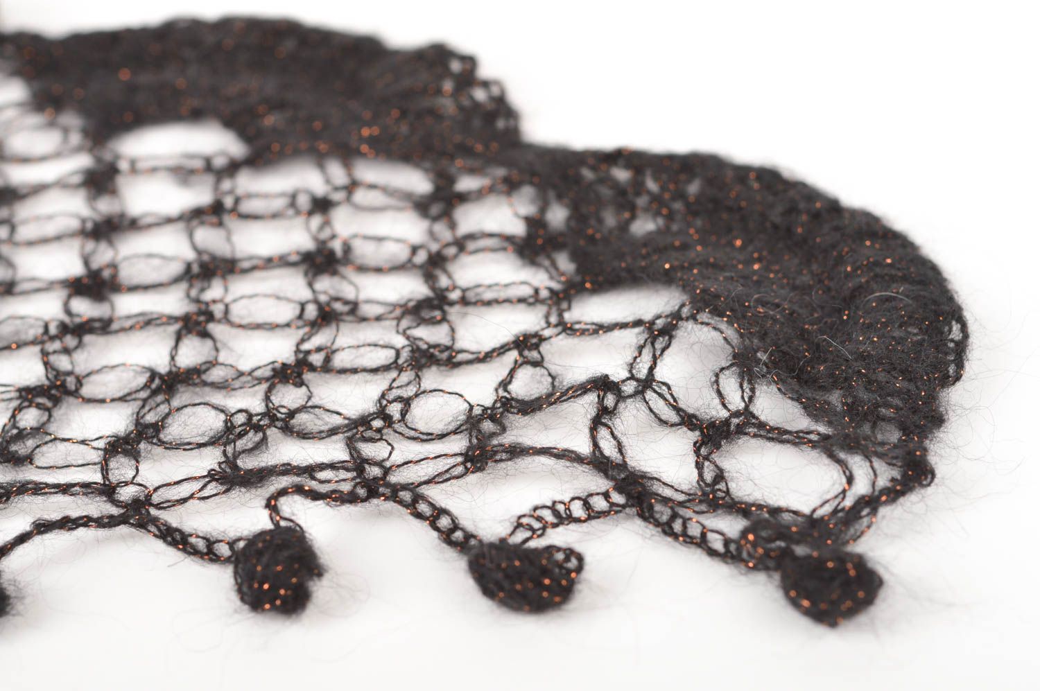 Écharpe laine fait main Accessoire femme noir design original Cadeau femme photo 5