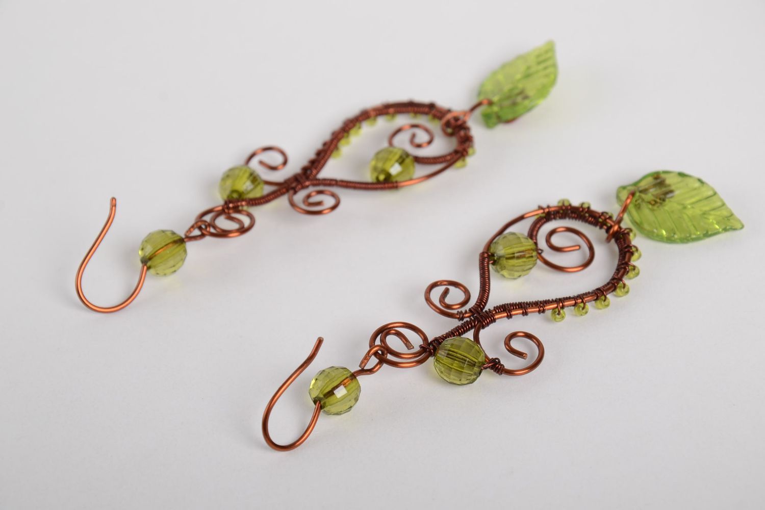 Boucles d'oreilles en cuivre Bijou fait main avec perles vertes Cadeau femme photo 3