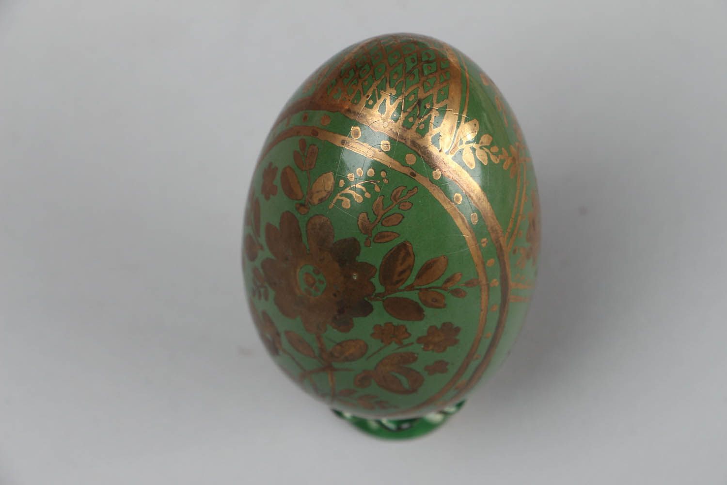 Ceramic egg with a stand photo 3
