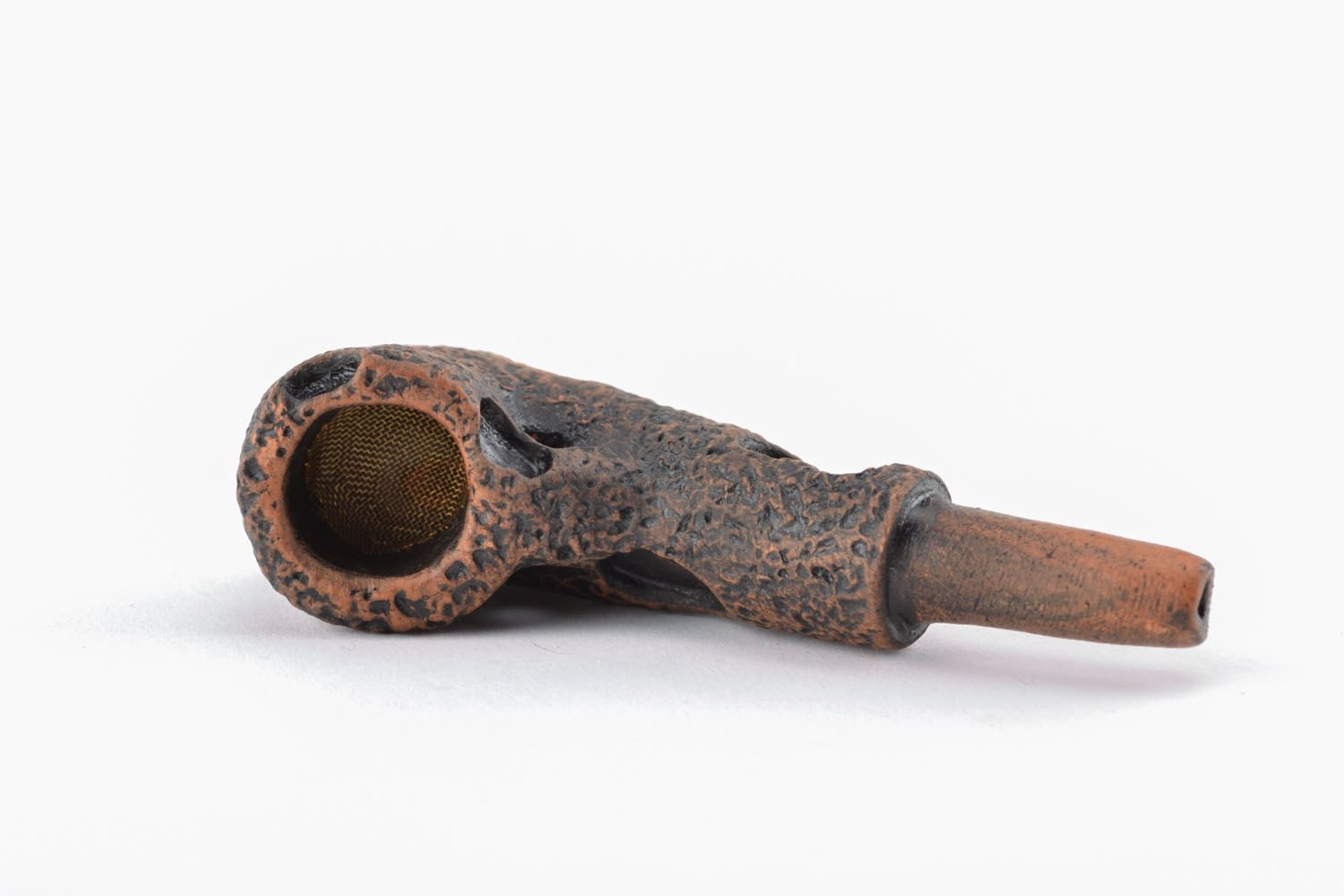Molded clay smoking pipe photo 1