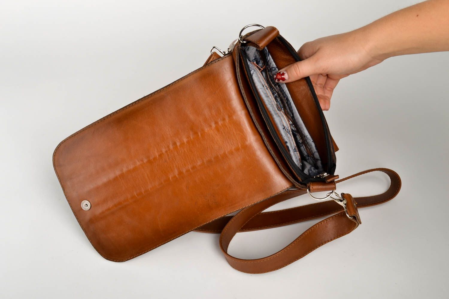 Сумка ручной работы сумка через плечо с узором кожаная сумка светло коричневая фото 5