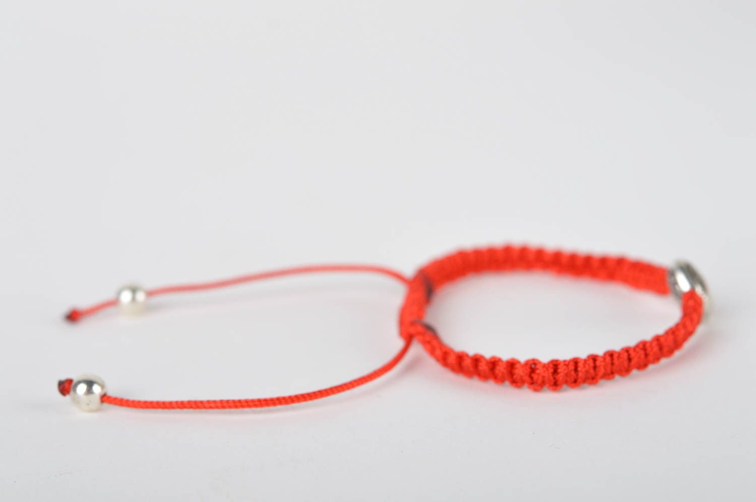 Pulsera artesanal roja pulsera de hilo accesorio para mujer Corazón de metal foto 4