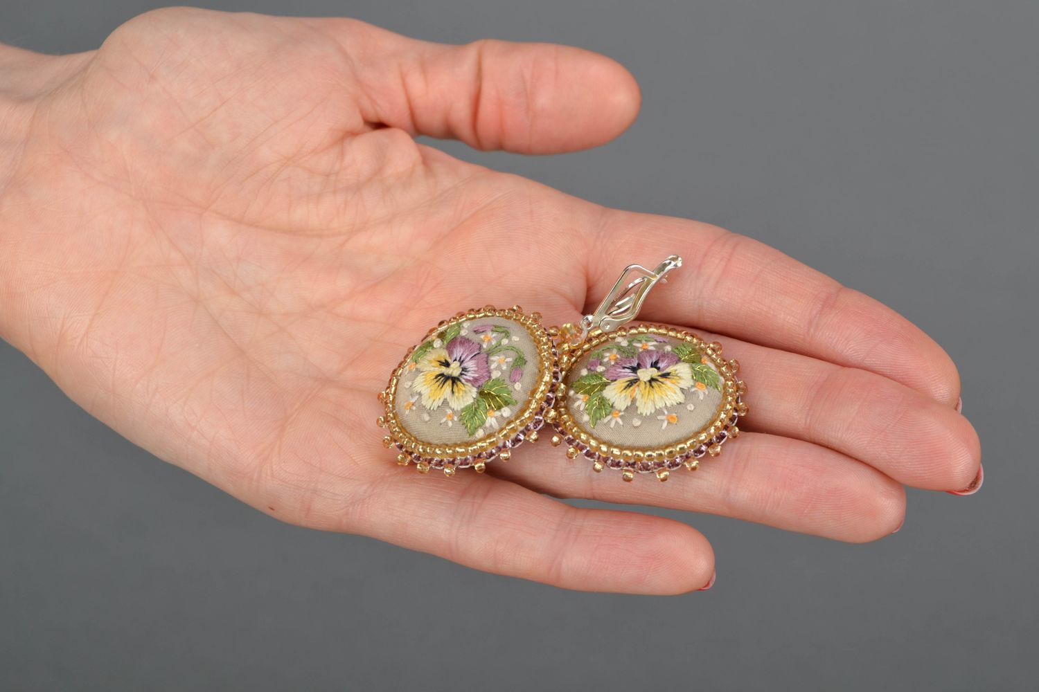 Round satin stitch embroidered earrings Pansies photo 2