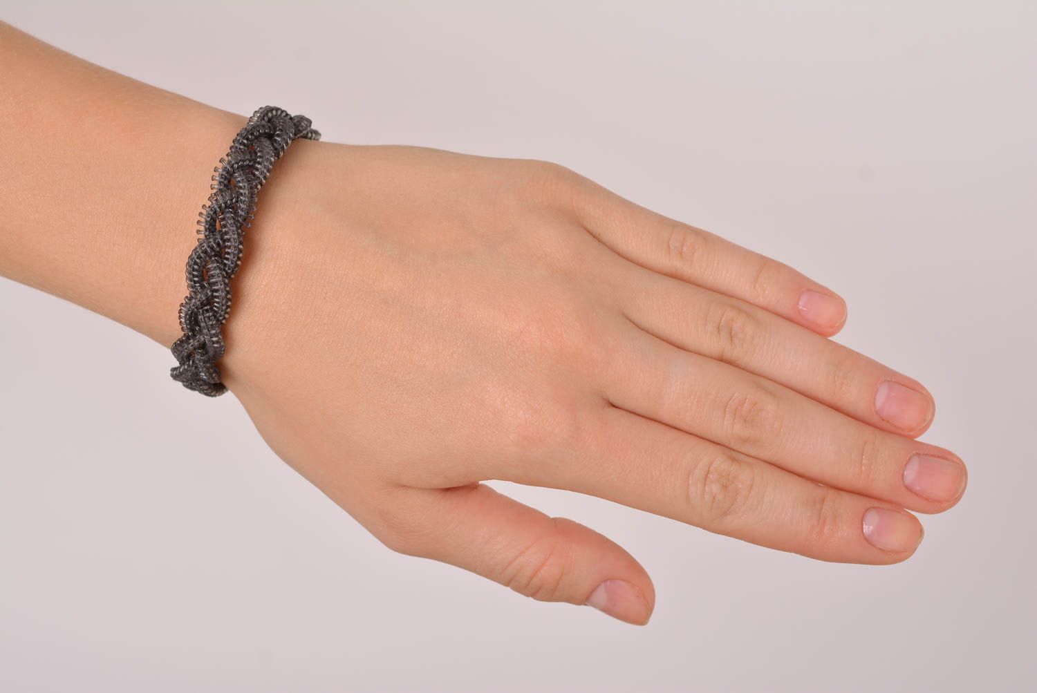 Bracelet plastique Bijou fait main insolite fermeture éclair Accessoire femme photo 2