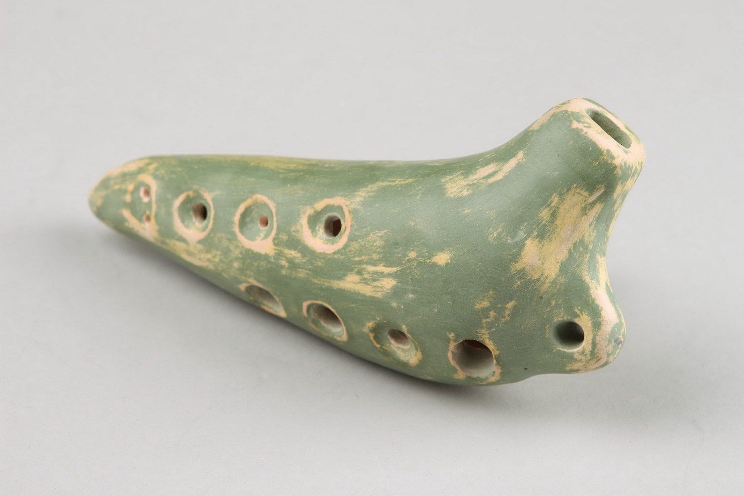 Ceramic ocarina, globular flute with eight holes photo 3