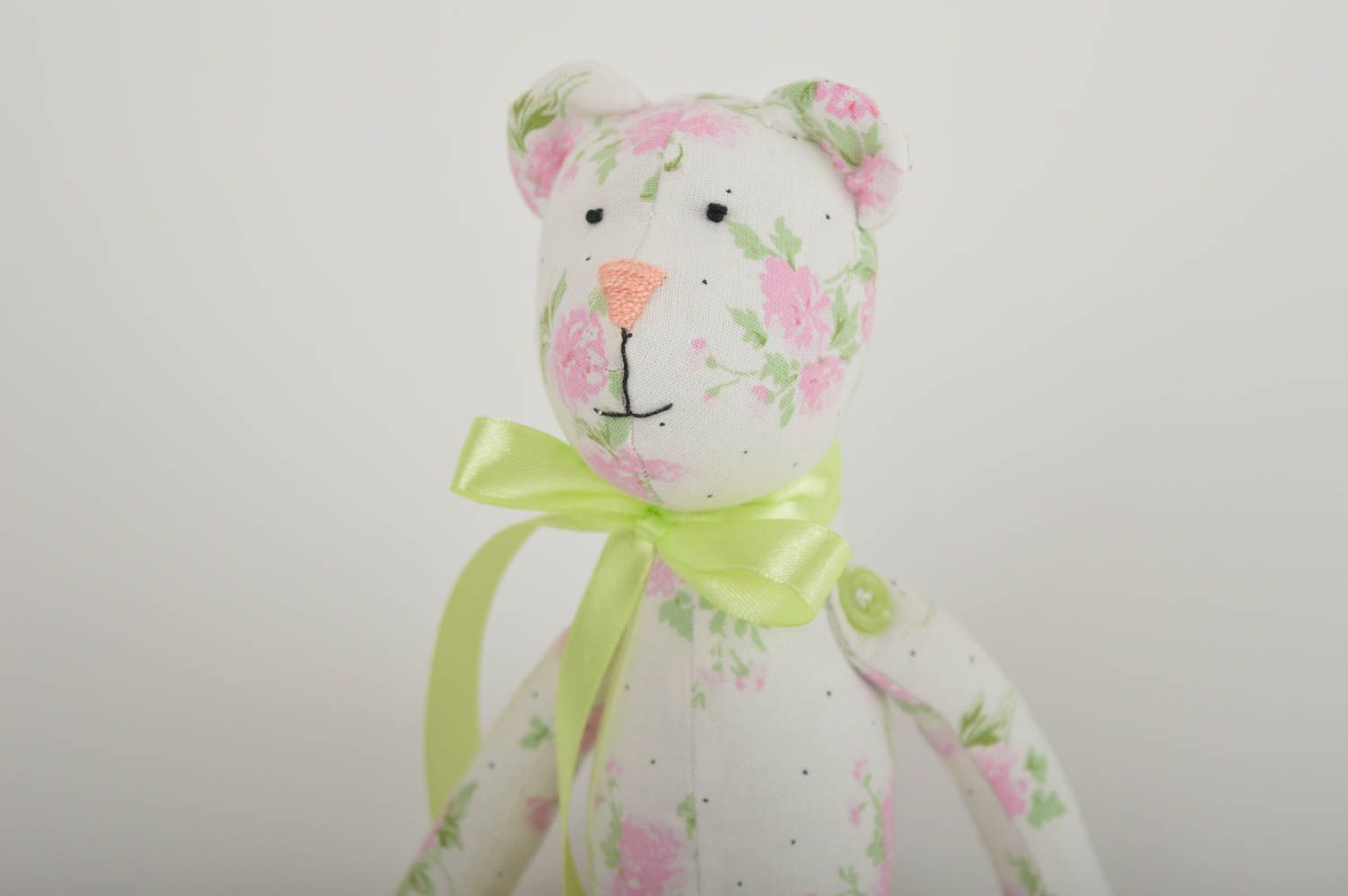 Kleinkinder Spielzeug handmade Kuscheltier Bär originell Geschenk für Kinder  foto 3