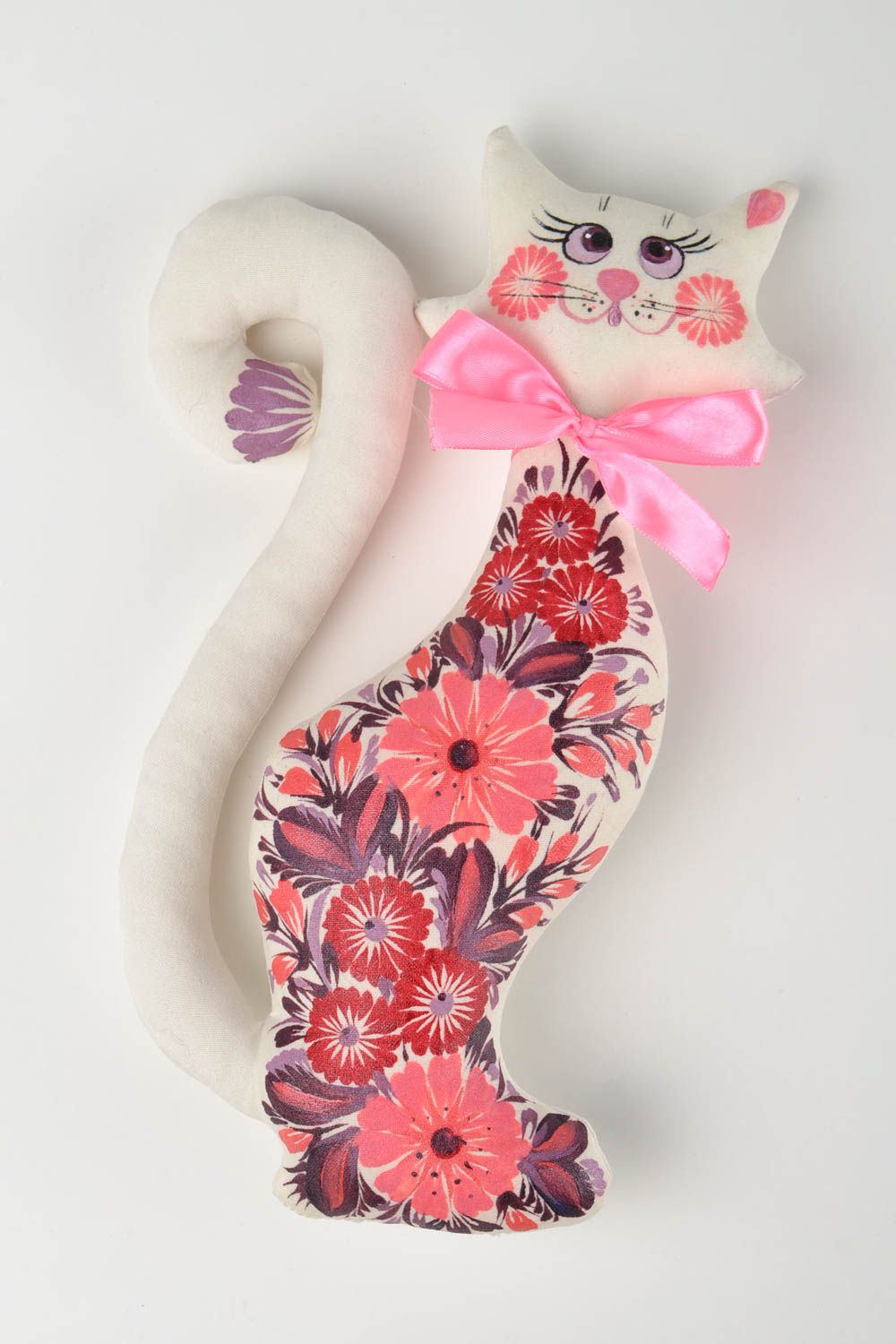 Игрушка кошка игрушка ручной работы интересный подарок Белая кошка в цветы фото 1