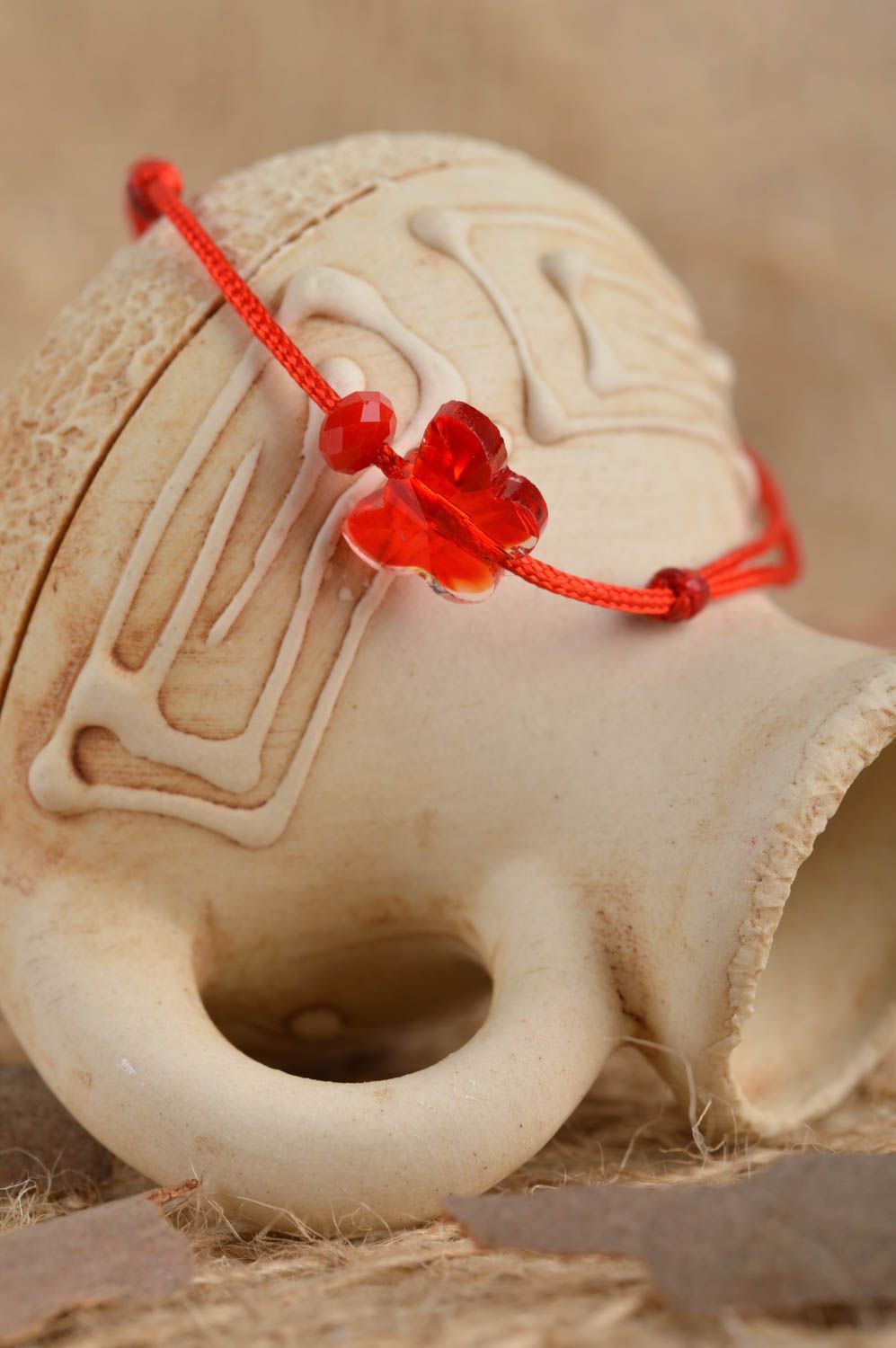 Pulsera artesanal de hilo rojo pulsera con cuentas regalo para mujer Mariposa foto 1