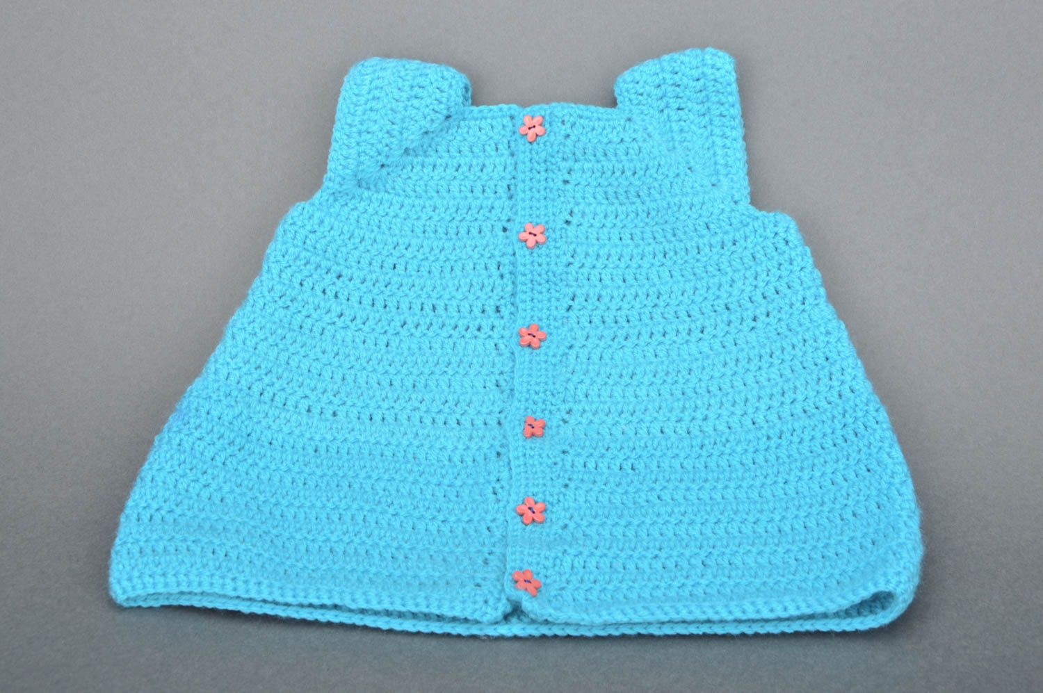 Gilet tricoté pour enfant fait main en fils acryliques bleu hypoallergénique photo 4
