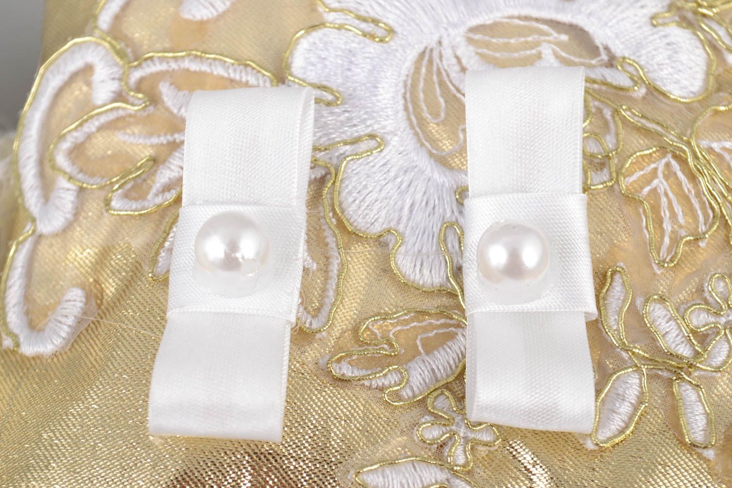 Свадебные подушечки для колец набор из 3 изделий золотистые ручной работы фото 3