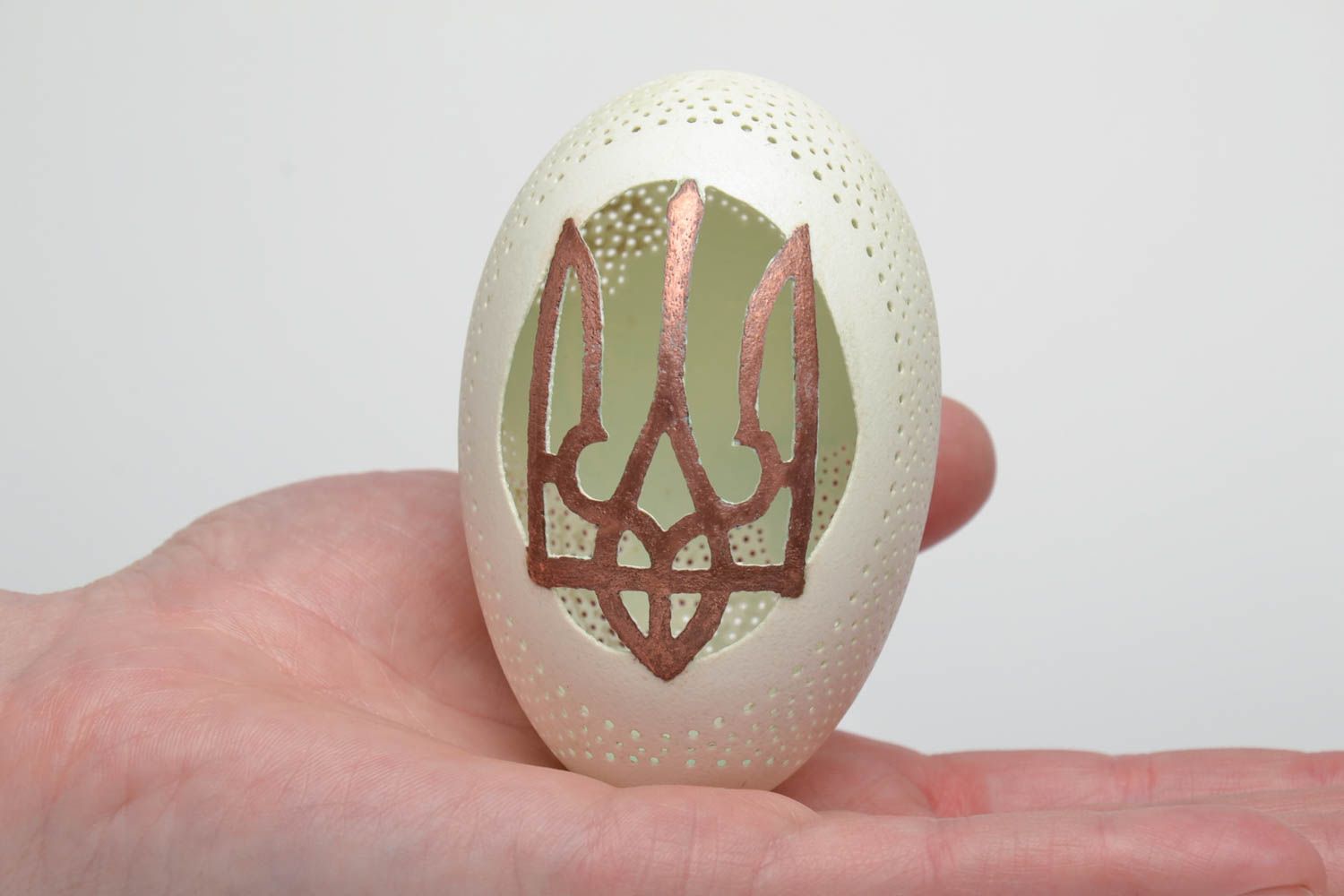 Гусиное яйцо с гравировкой Герб Украины фото 5