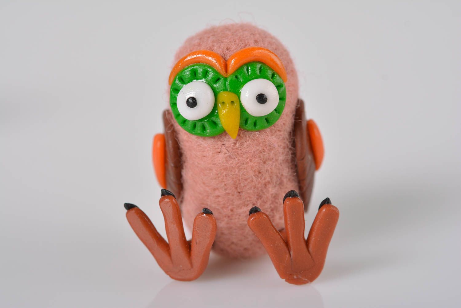 Handmade woolen figurine stylish pink owl toy cute plastic statuette photo 5