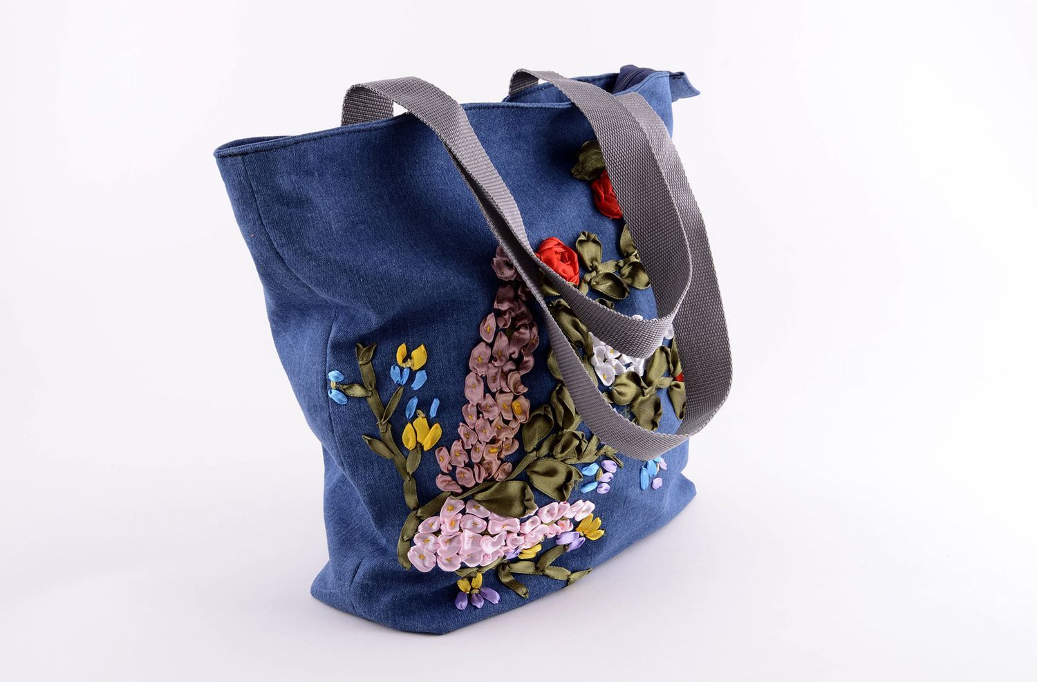 Сумка ручной работы синяя сумка вышитая лентами атласными удобная сумка на плечо фото 2