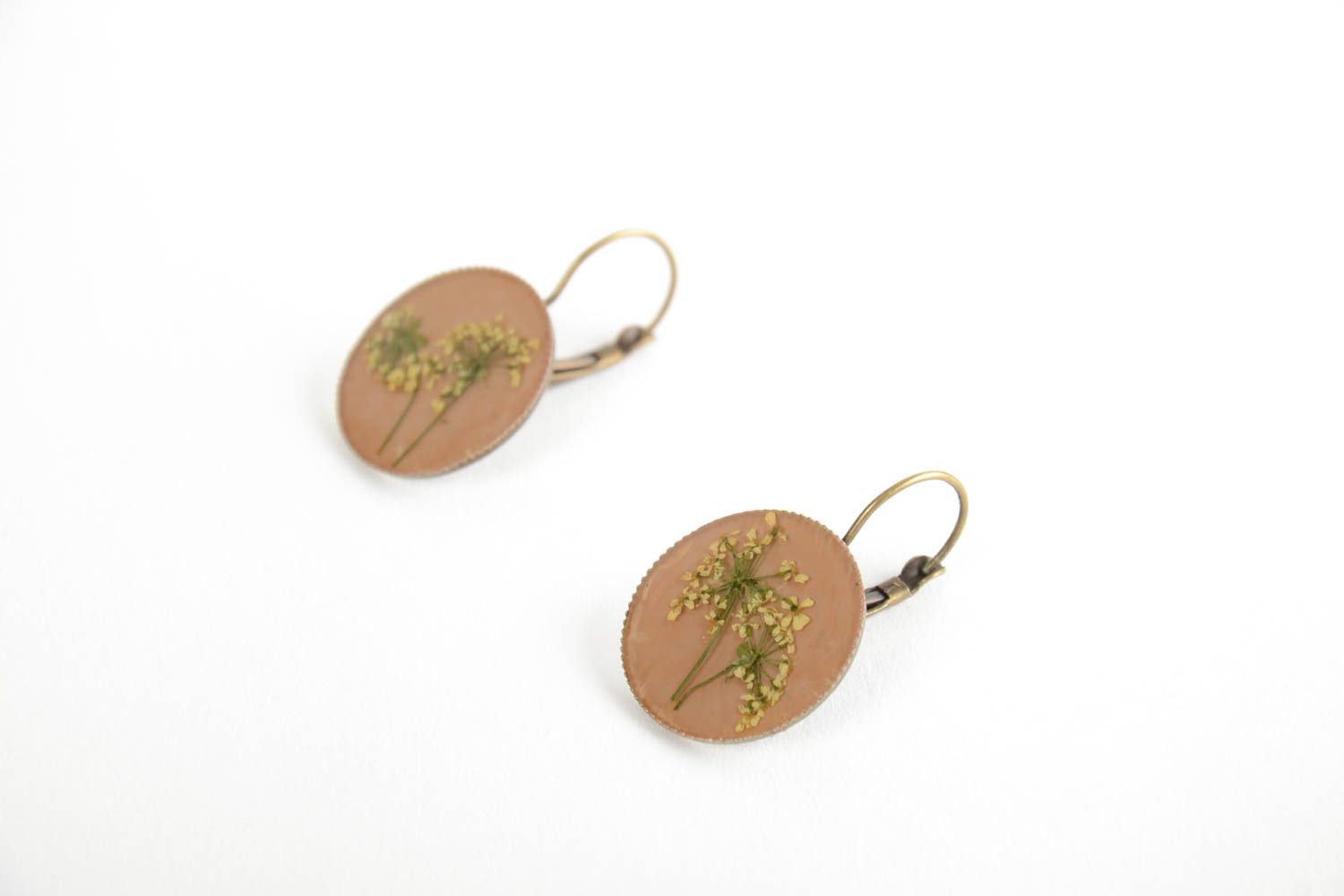 Beautiful pink handmade round earrings with real plants coated with epoxy photo 5