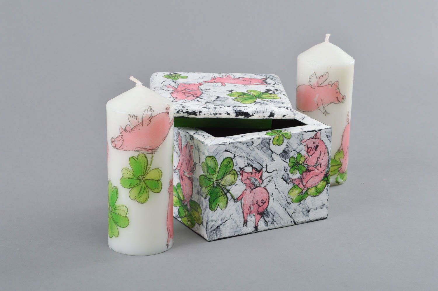 Handmade designer square small jewelry box with decoupage with pigs pattern photo 2
