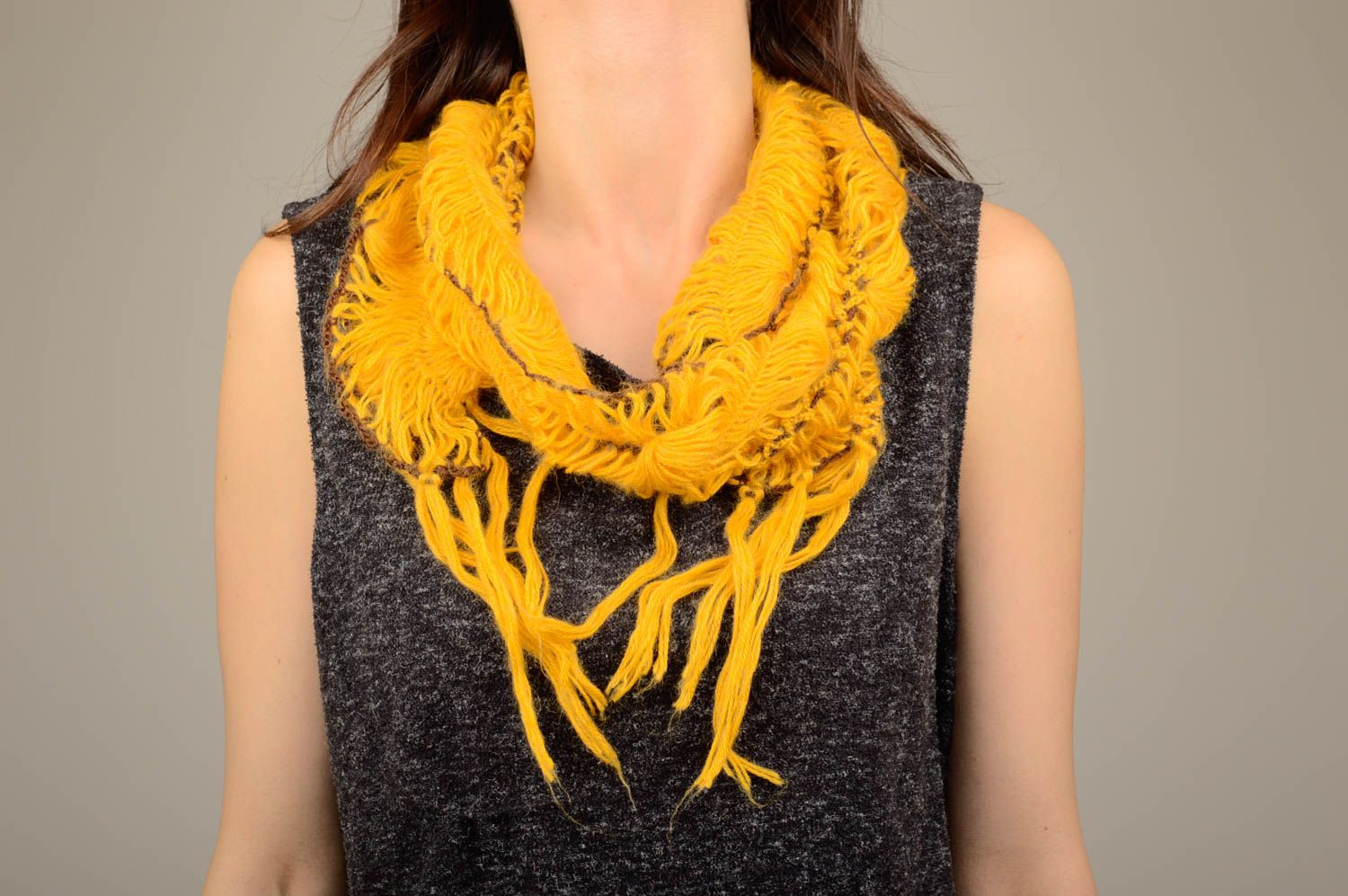 Écharpe faite main jaune Écharpe femme tricotée en acrylique Accessoire femme photo 1