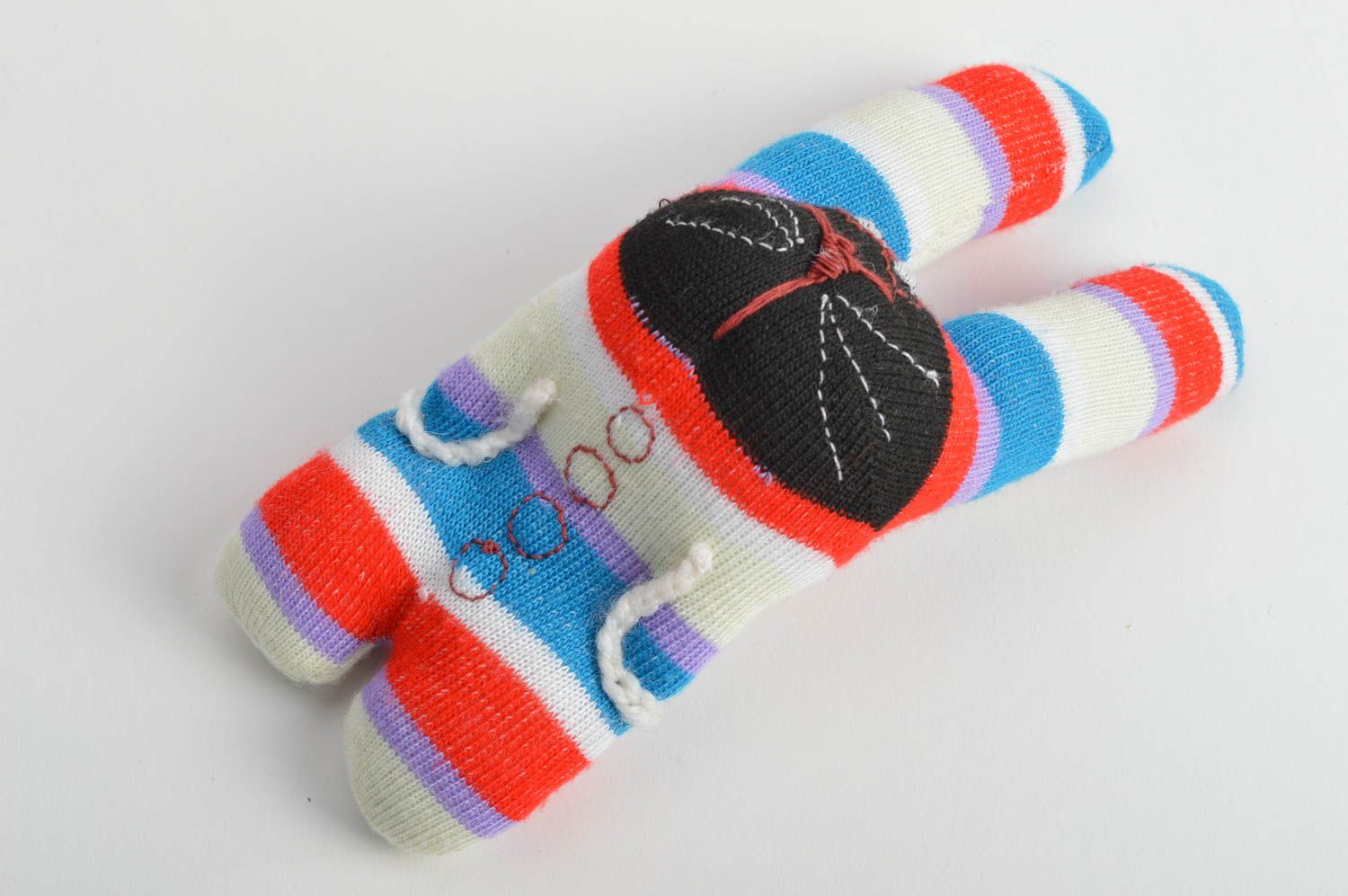 Мягкая детская игрушка ручной работы из носка Разноцветный полосатый зайчик фото 2