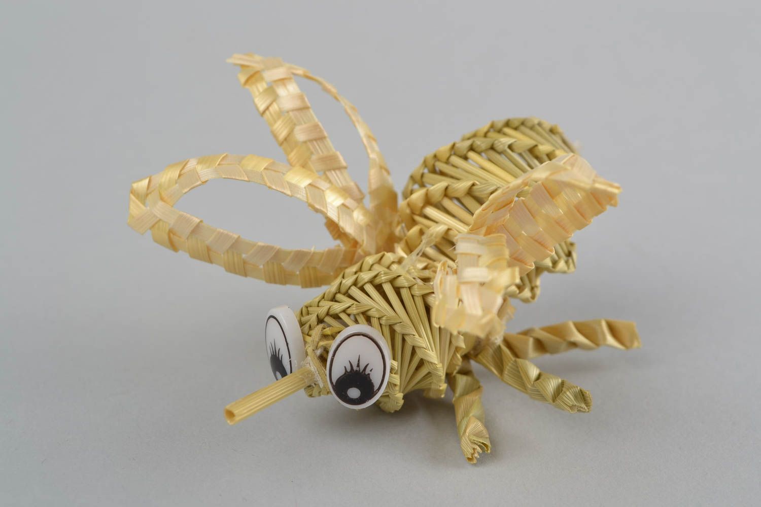 Geflochtenes Deko Spielzeug Biene aus Stroh Souvenir handmade für Interieur  foto 4