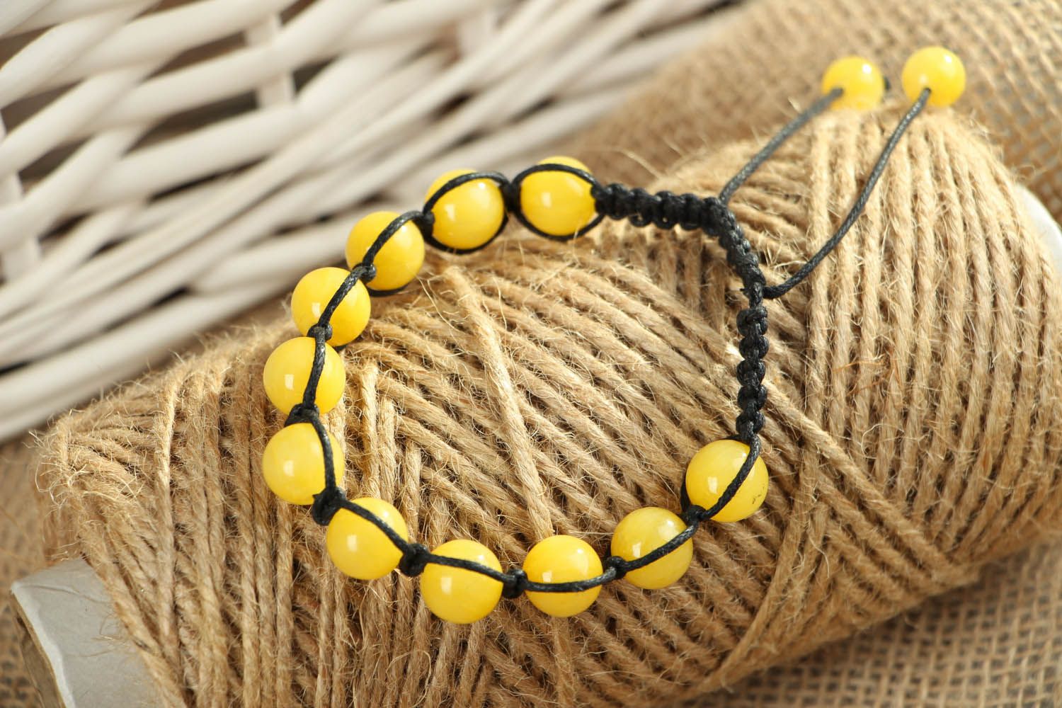 Yellow bracelet made ​​of natural stone photo 2