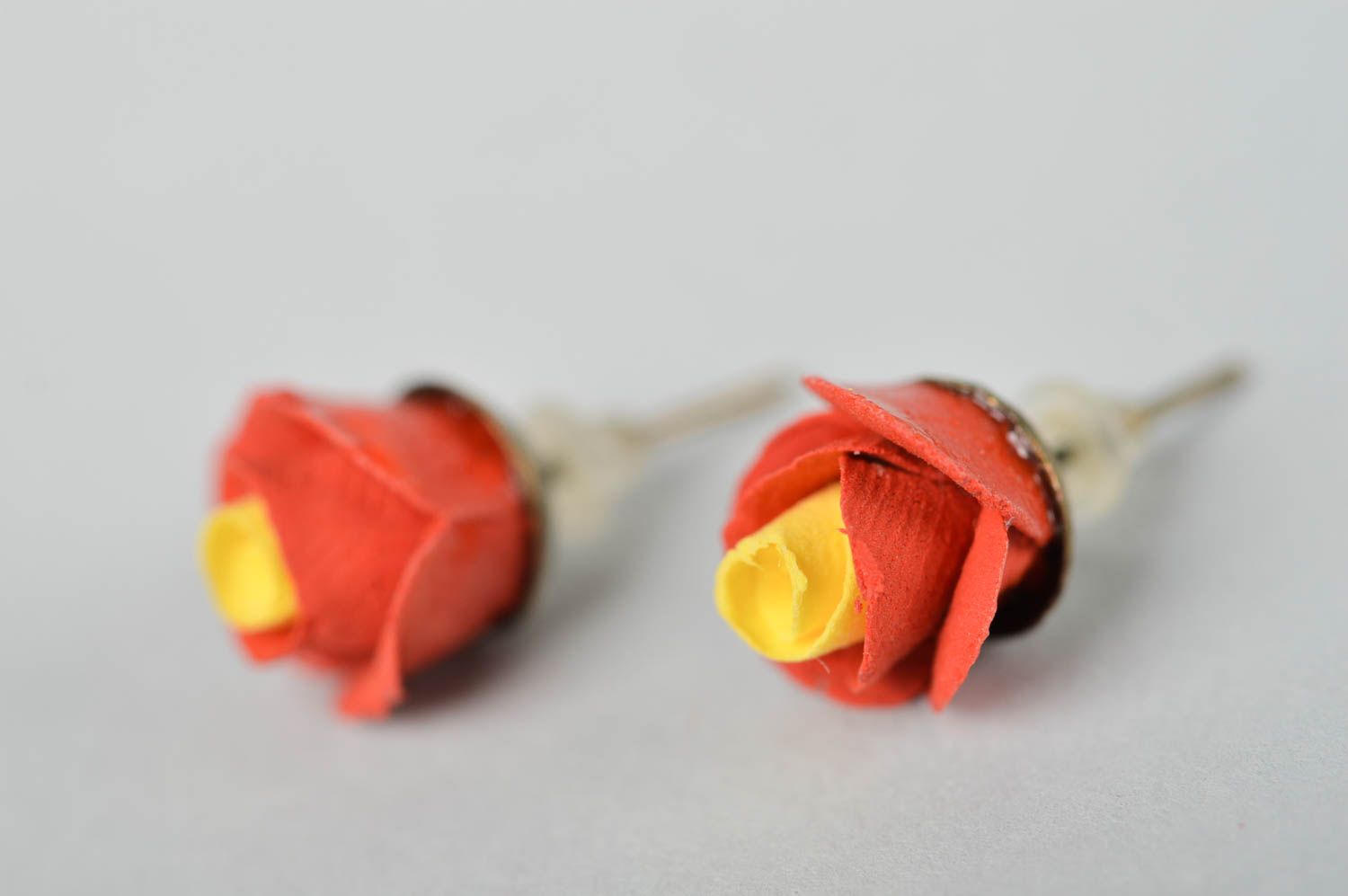 Украшение ручной работы серьги из полимерной глины серьги-гвоздики с цветами фото 5