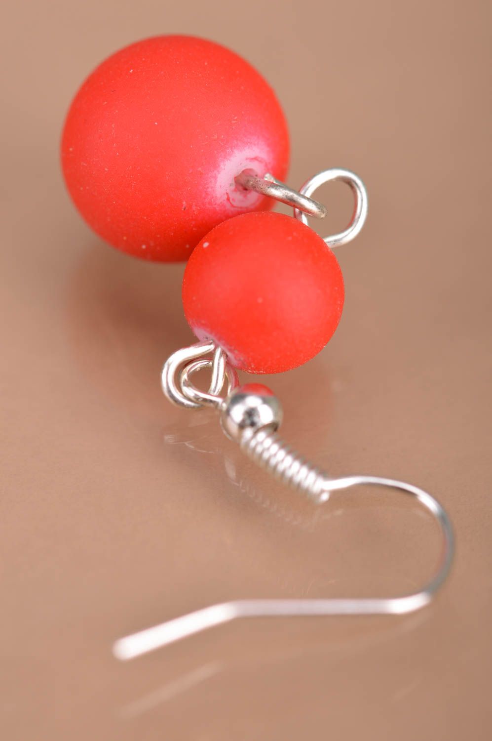 Lange rote schöne Designer Ohrringe aus Neon Perlen handmade für Frauen foto 3