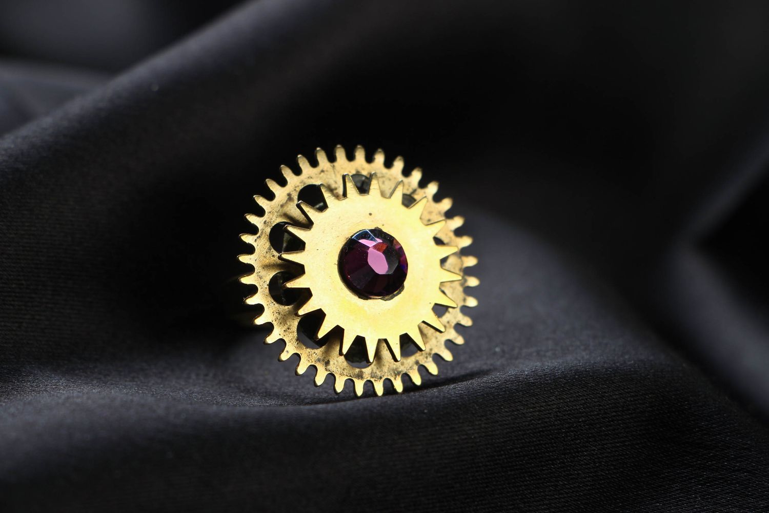 Metal ring in steampunk style with gear wheels photo 2