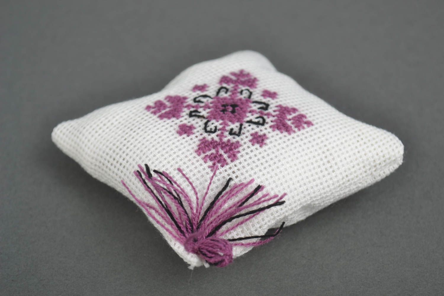 Alfiletero bordado artesanal accesorios para costura regalo original para mujer foto 5