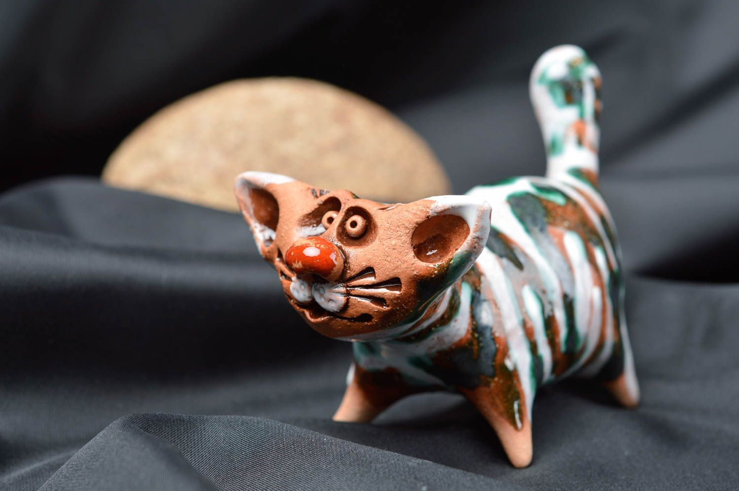 Figurine en céramique en forme de chat avec peinture de glaçure faite main photo 1