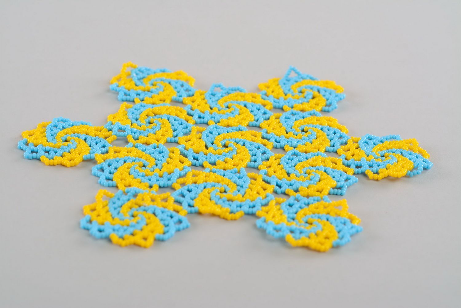 Decorative napkin made of beads photo 3