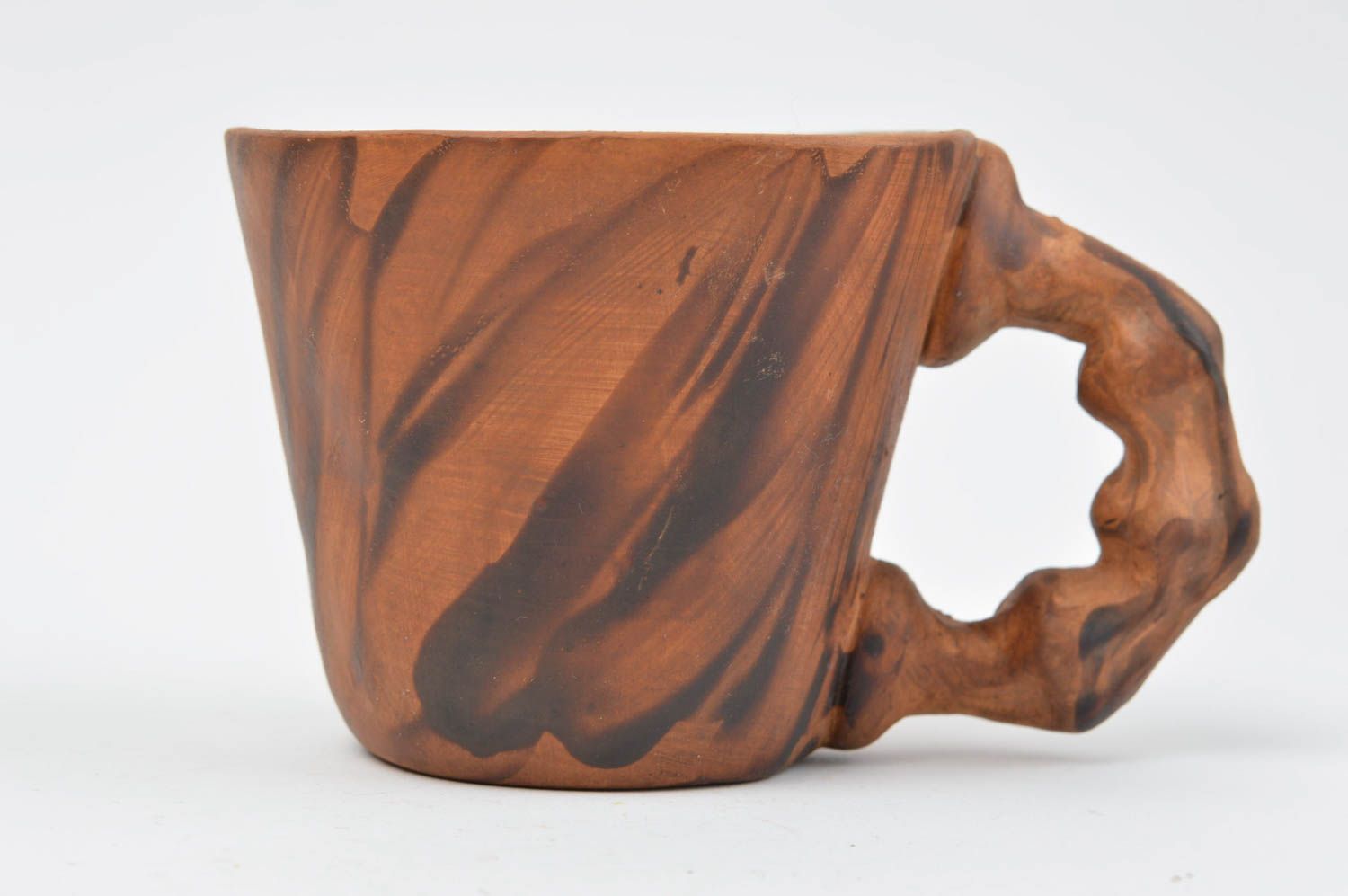 Tasse en argile faite main modelée marron à thé et café design original  photo 2