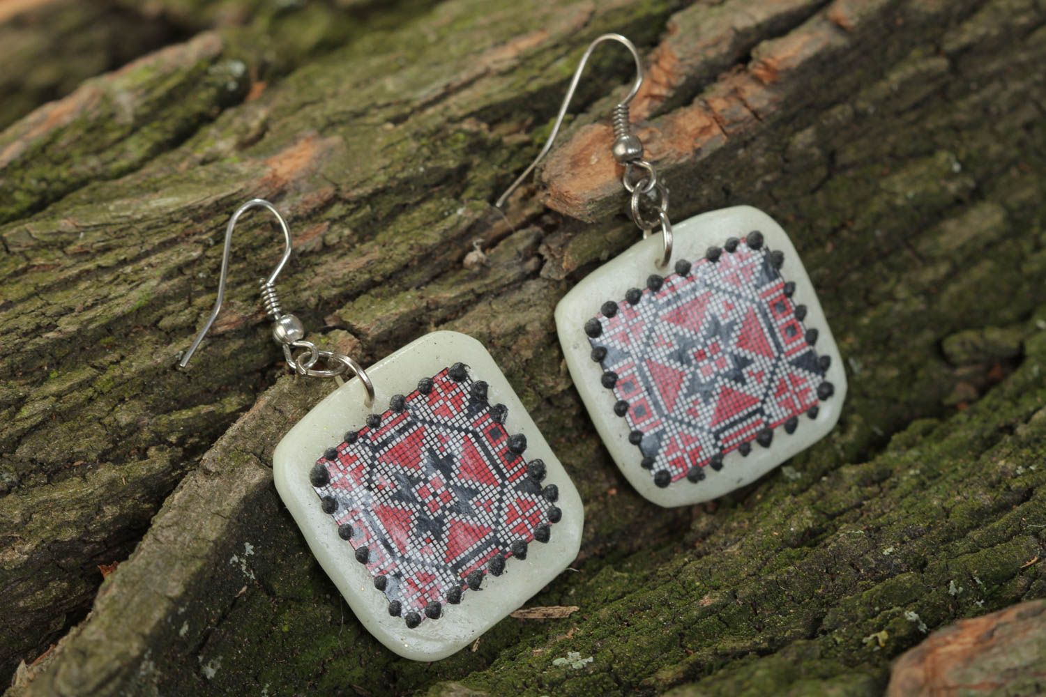 Handmade polymer clay white earrings with red and black ornament in ethnic style photo 1