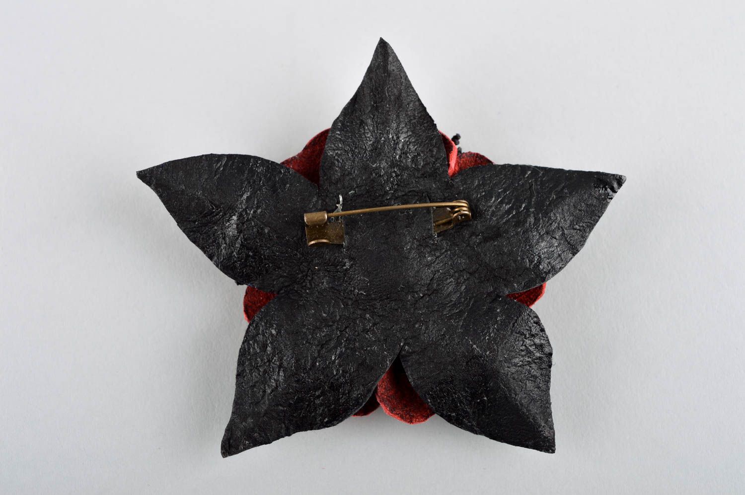 Handmade Brosche Modeschmuck Schmuck aus Leder exklusiver Schmuck schwarz rot foto 3